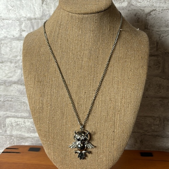 NWT Owl Necklace - Picture 2 of 3
